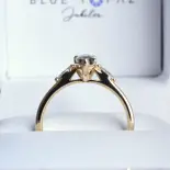 Pierścionek z aleksandrytem w szlifie gruszka